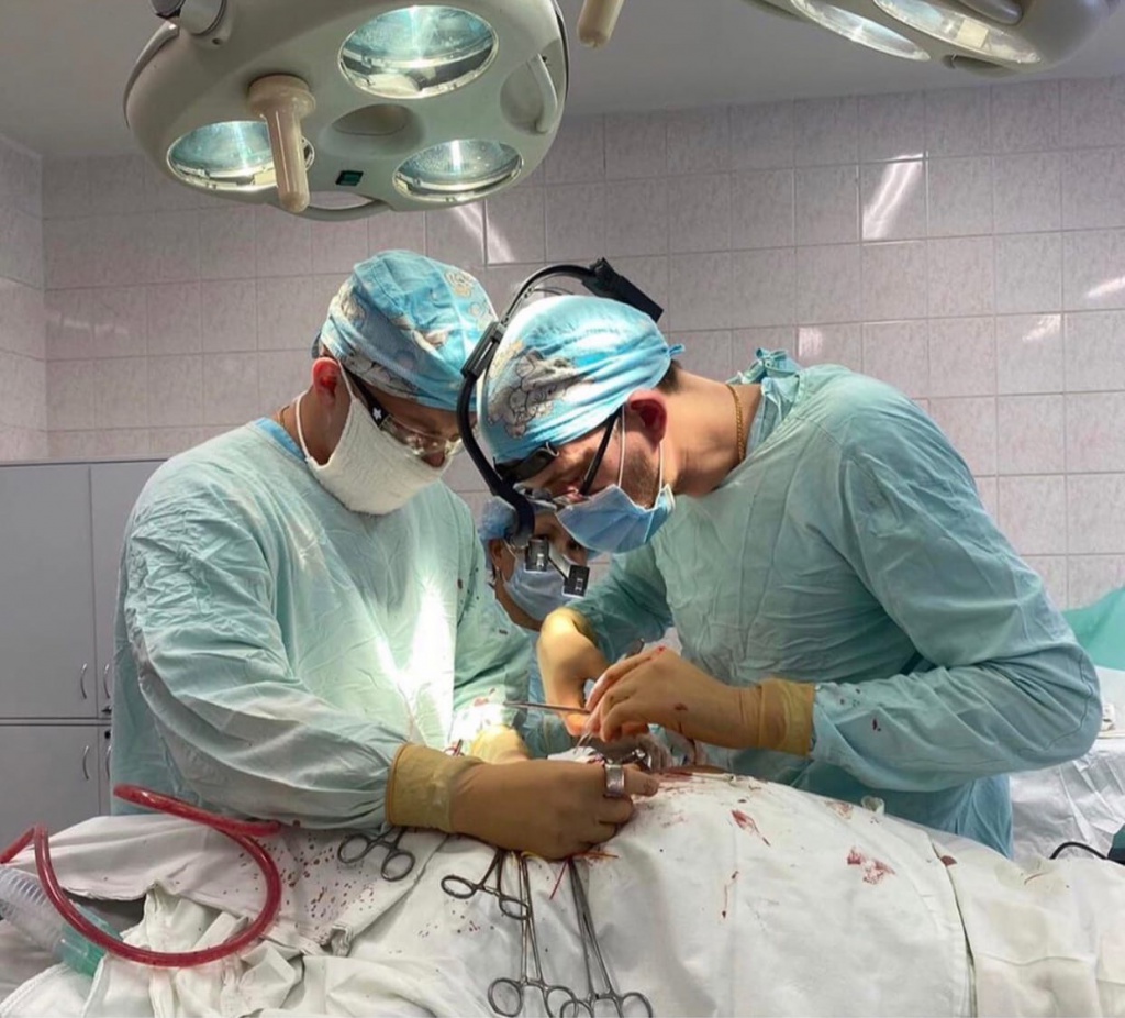 В окружной больнице Нижневартовска впервые провели  аортобифеморальное шунтирование и спасли пациента от ампутации